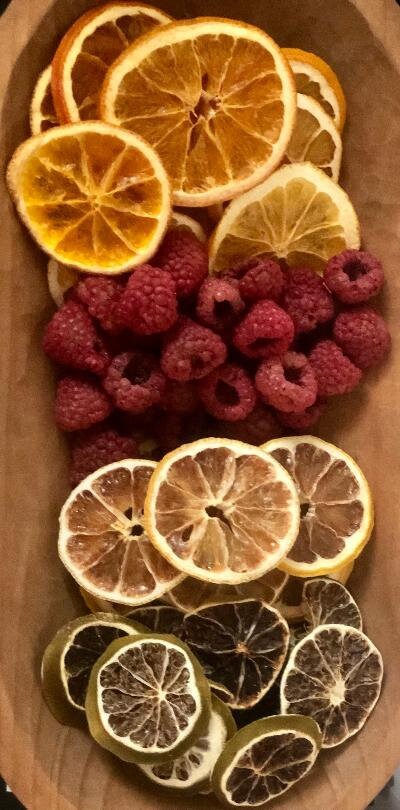 25 Piece Dehydrated Fruit Cocktail Garnish ~ Organic Oranges, Lemons, Limes & Raspberries ~ Holiday Gifts Fun for Friends ~Infusion Aromatic