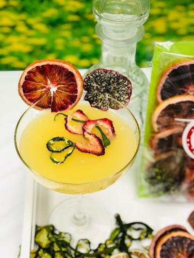 25 Piece Dried Fruit Cocktail Garnish Dragon Fruit Blood Oranges Strawberries Limes Jalapenos New Years Party Gift Infusion Mixology