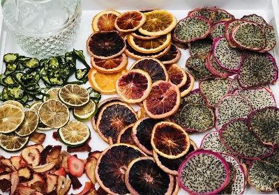 25 Piece Dried Fruit Cocktail Garnish Dragon Fruit Blood Oranges Strawberries Limes Jalapenos New Years Party Gift Infusion Mixology